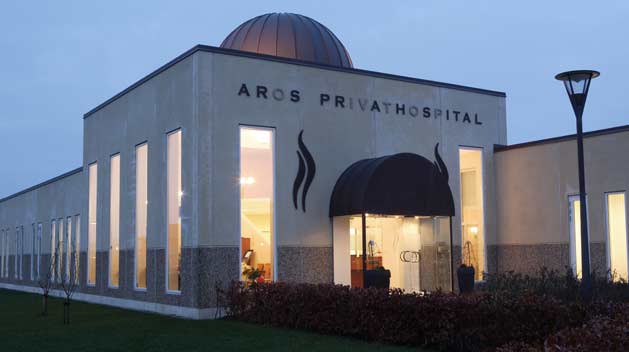 AROS Privathospital I Aarhus - facade. Vi er et privathospital med over 23 klinikker & specialer.